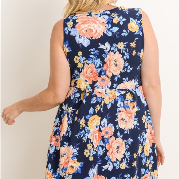 💖NWT Women’s Plus Floral A-line Boutique Dress - Picture 4 of 4